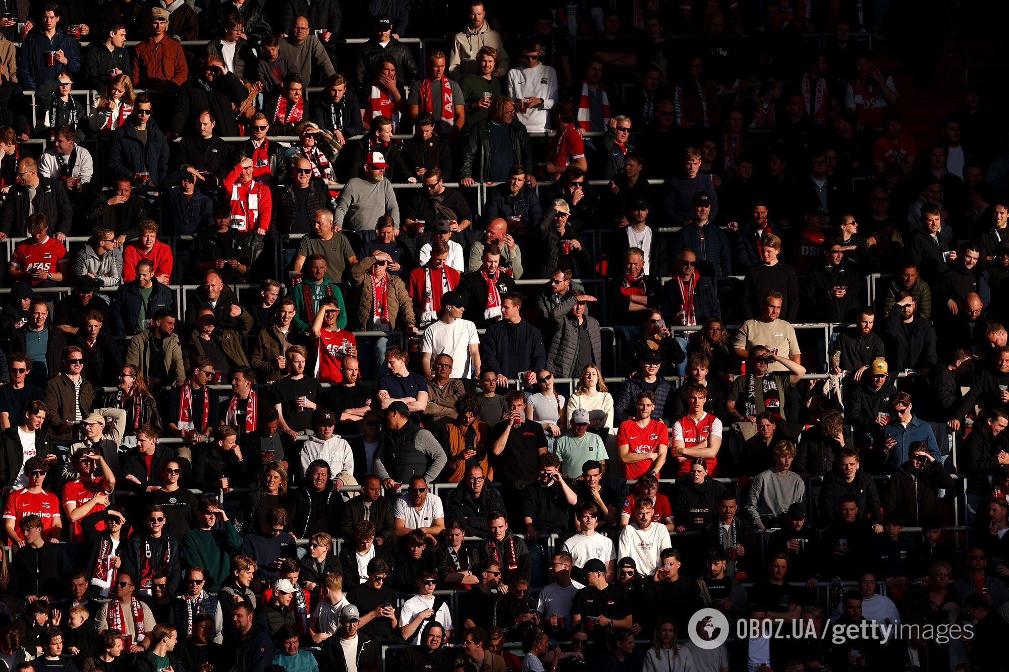 Связан с Украиной. Болельщики в Нидерландах совершили гнусную выходку на матче "Шахтера". Момент попал в прямой эфир. Видео