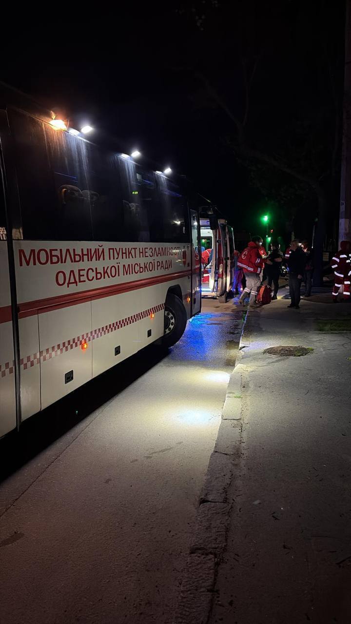 Під ударом були Київ, Дніпро, Одеса, Харків і Черкаси: Росія атакувала Україну дронами і ракетами, є жертви і руйнування