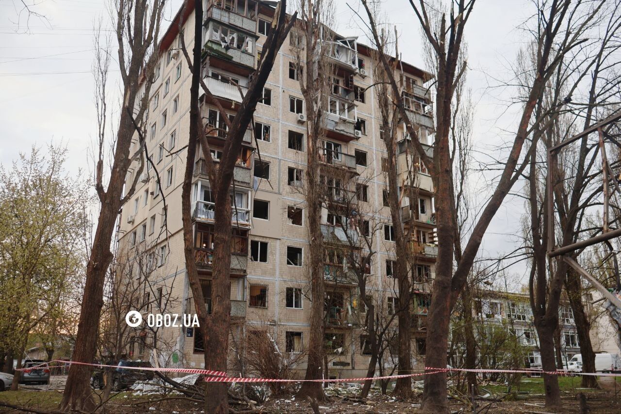 Изуродованные квартиры, авто и отель: появились кадры последствий атаки РФ на Подольский район Киева. Фото и видео