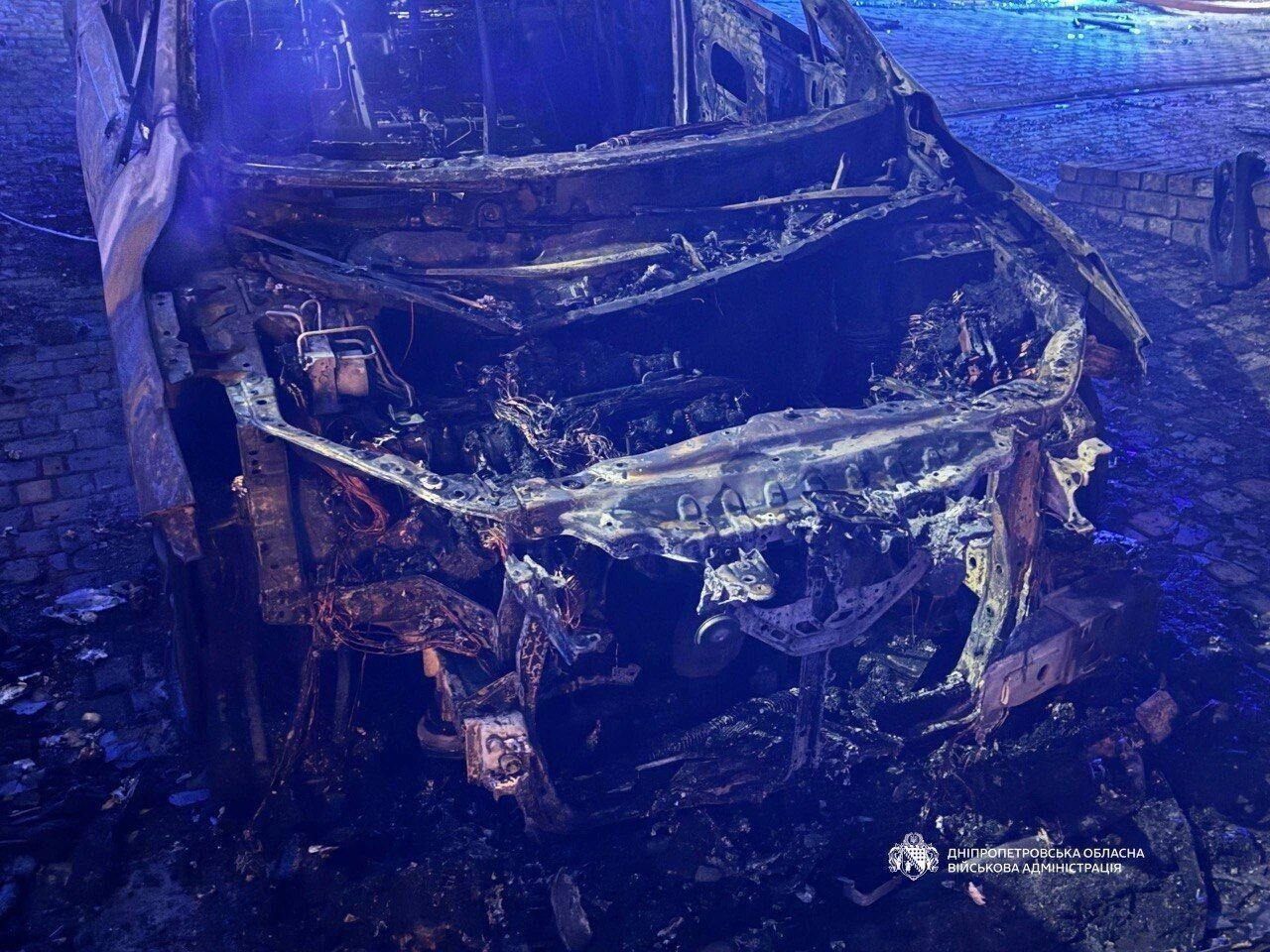 Страшні руйнування за секунди: удар Росії по Дніпру потрапив на камери спостереження. Відео