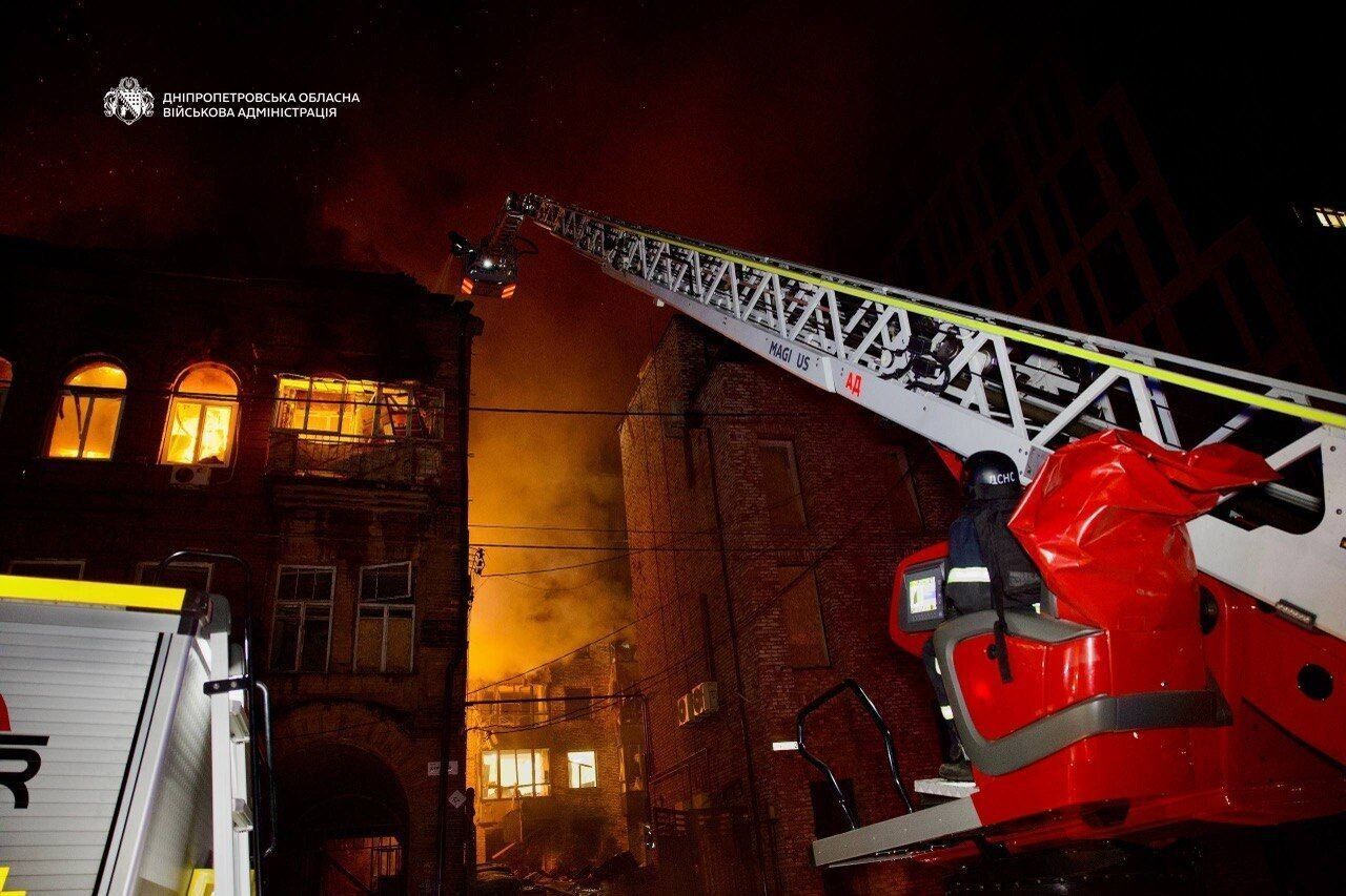 Під ударом були Київ, Дніпро, Одеса, Харків і Черкаси: Росія атакувала Україну дронами і ракетами, є жертви і руйнування