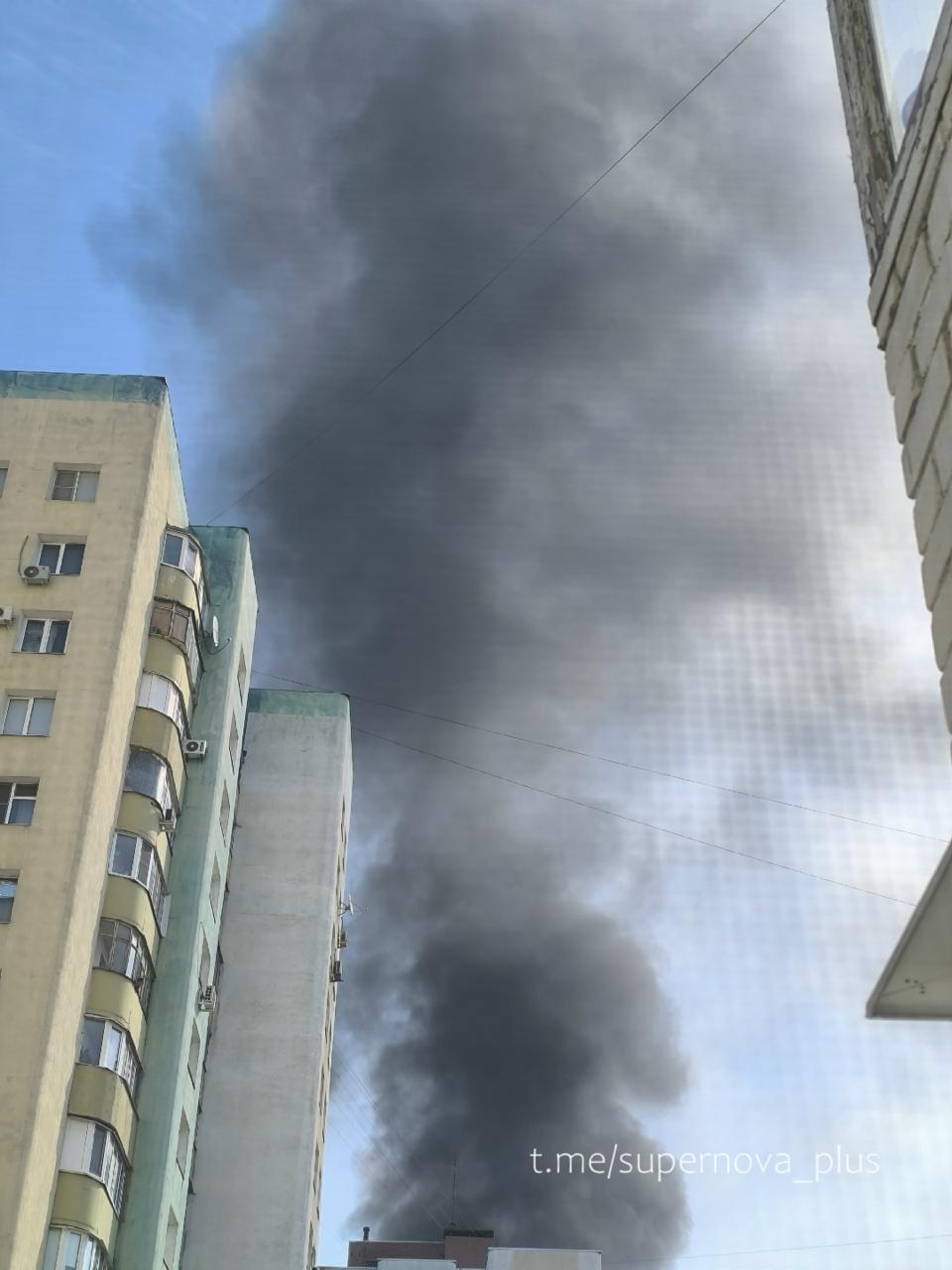 Під прицілом могла бути підстанція: у російському Бєлгороді прогриміли вибухи, піднявся дим. Фото і відео