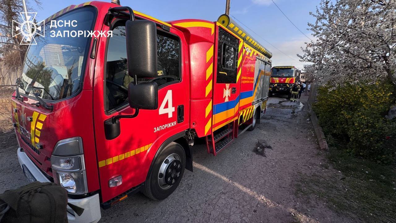 Россия ударила КАБами по жилому району Запорожья: погиб человек, есть раненые. Фото