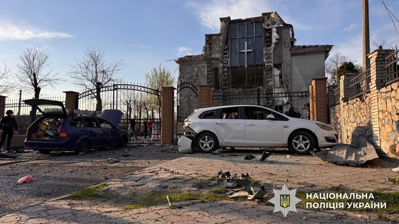 Россия ударила КАБами по жилому району Запорожья: погиб человек, есть раненые. Фото