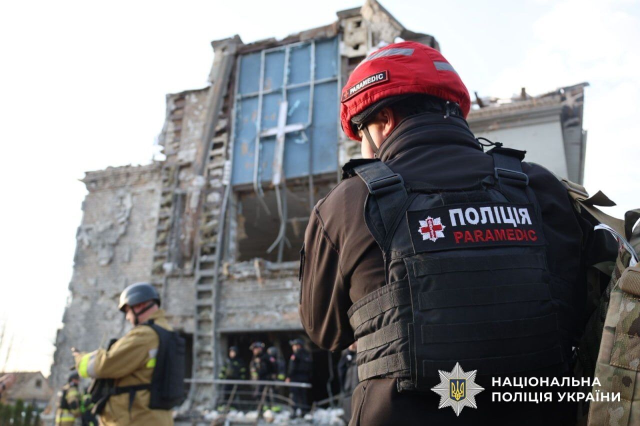 Россия ударила КАБами по жилому району Запорожья: погиб человек, есть раненые. Фото