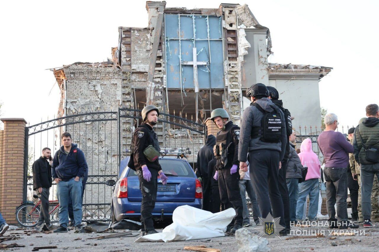 Россия ударила КАБами по жилому району Запорожья: погиб человек, есть раненые. Фото