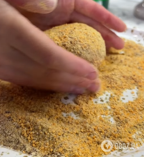 Соковиті бомбочки з курячого фаршу на вечерю: можна подавати з будь-яким гарніром