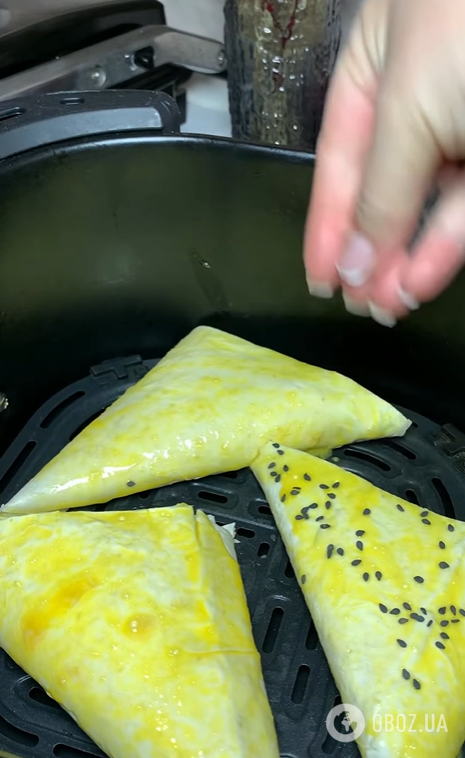 Ситні трикутники з лаваша з начинкою: готуються за лічені хвилини