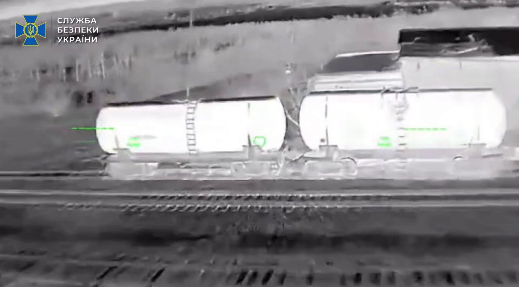 Призначалися для забезпечення військової техніки: Сили оборони знищили російські ешелони з пальним під Луганськом. Відео