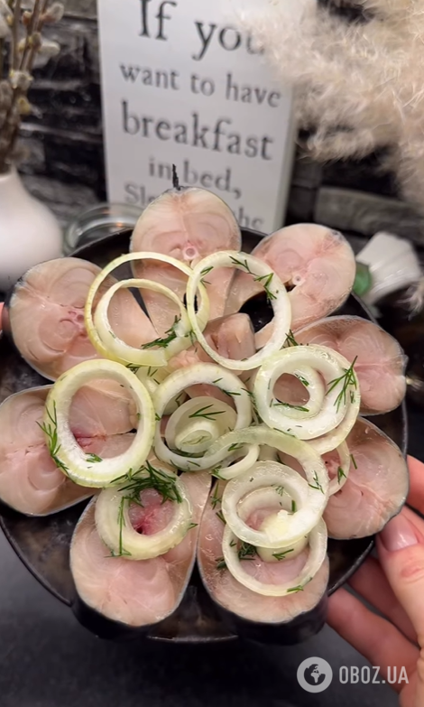 Слабосолена  скумбрія в домашніх умовах: краща за магазинну