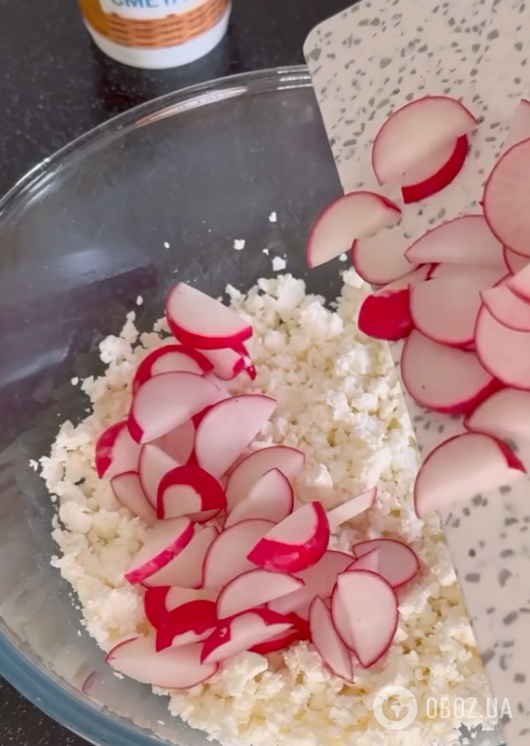 Полезный салат "Весенний" из редиски и творога: делимся легким рецептом