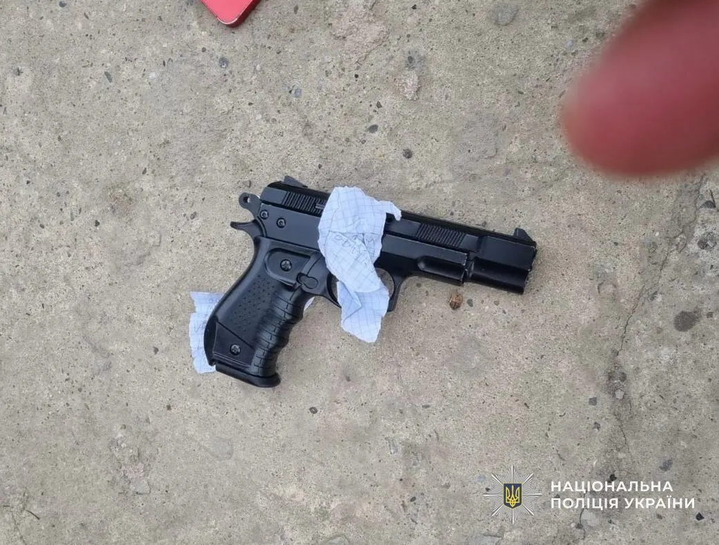 На Закарпатті учень вистрілив в однокласника у школі під час уроку: його затримали. Фото і відео