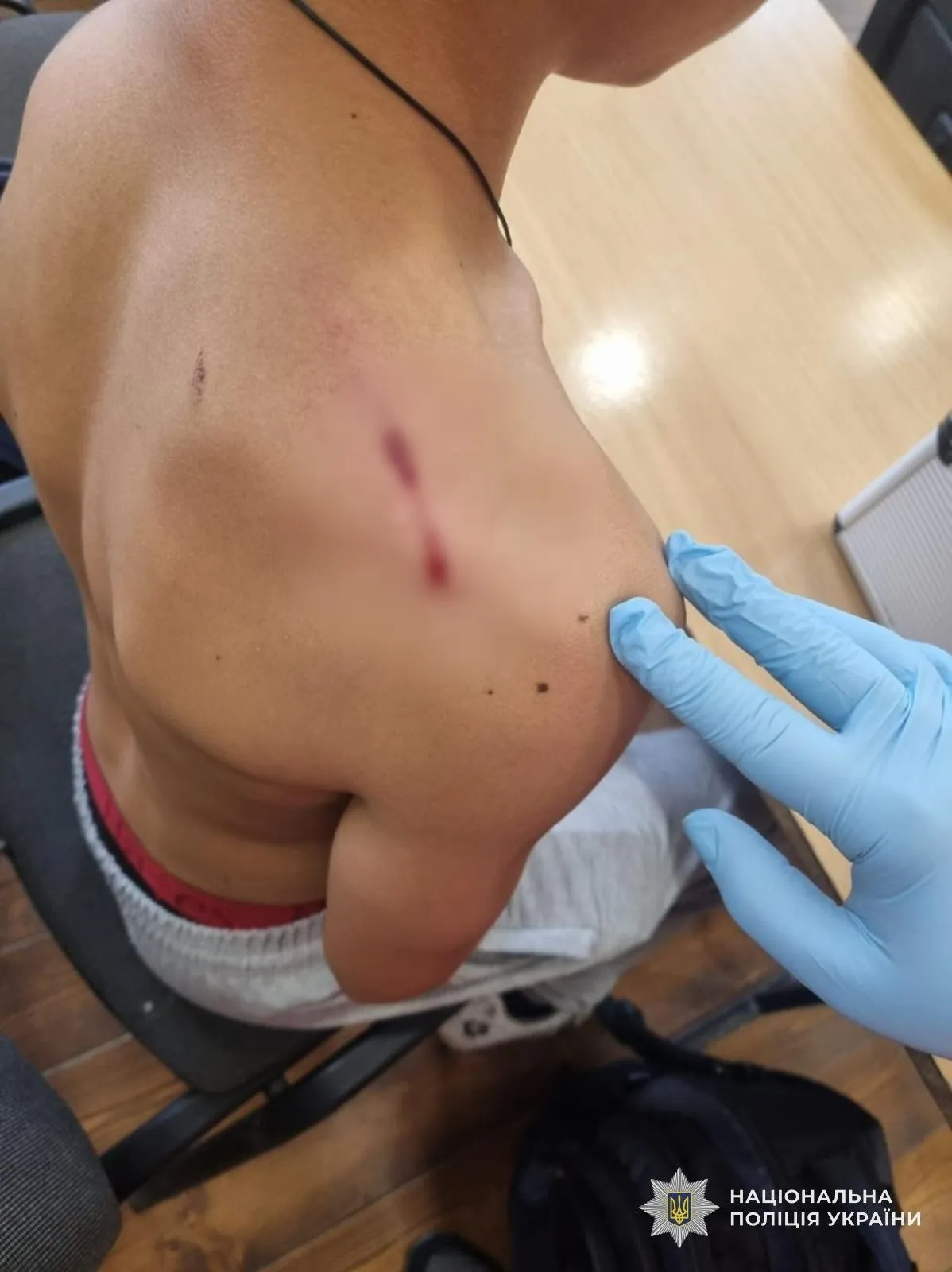 На Закарпатті учень вистрілив в однокласника у школі під час уроку: його затримали. Фото і відео