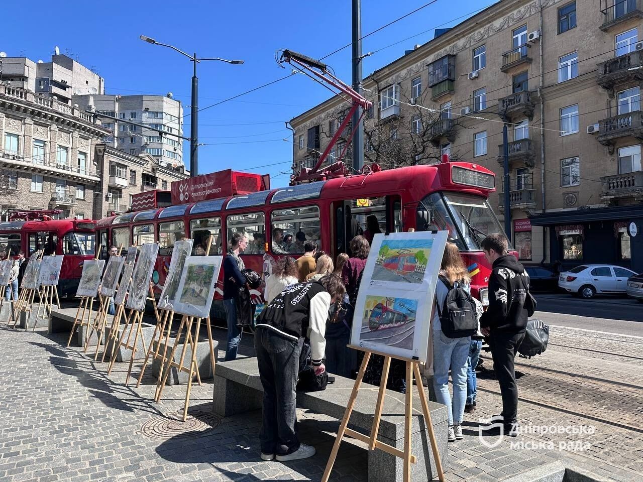 Панорамний трамвай і екскурсія на підприємство: у Дніпрі до Дня громадського транспорту провели екскурсію для молоді