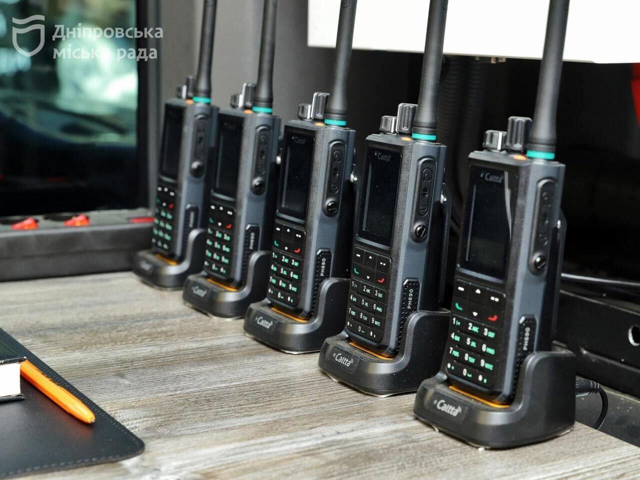 Оперативні наради і підтримка людей: як у Дніпрі працює пересувний штаб на місцях обстрілів