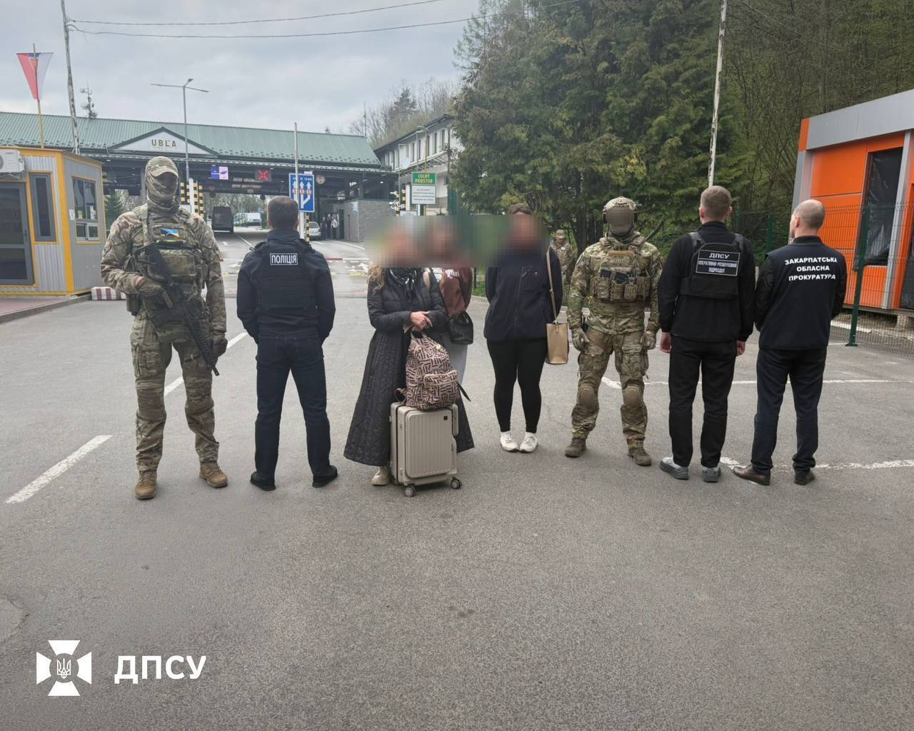 Продавала украинок в сексуальное рабство: на Закарпатье задержали гражданку Словакии, которая вербовала жительниц региона. Фото