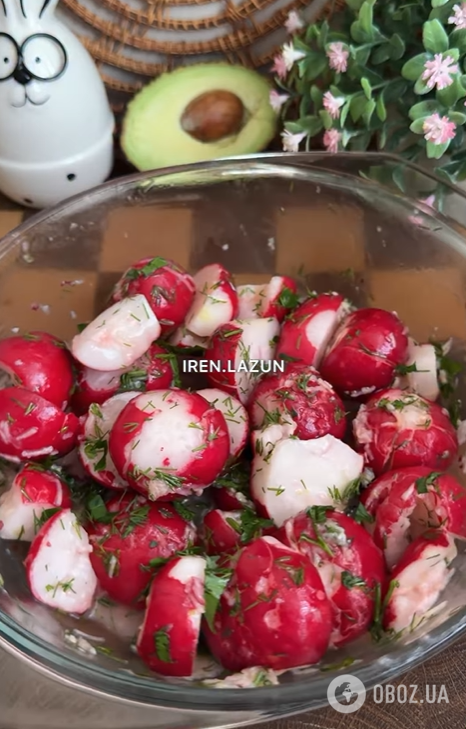 Сочный битый редис с чесноком и зеленью: готовится за считанные минуты