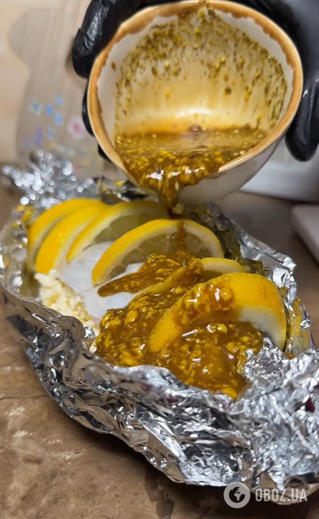 Як смачно запекти скумбрію в духовці: рецепт з плавленим сиром