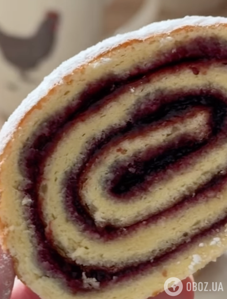 Простіше за будь-який торт: смачний бісквітний рулет до чаю