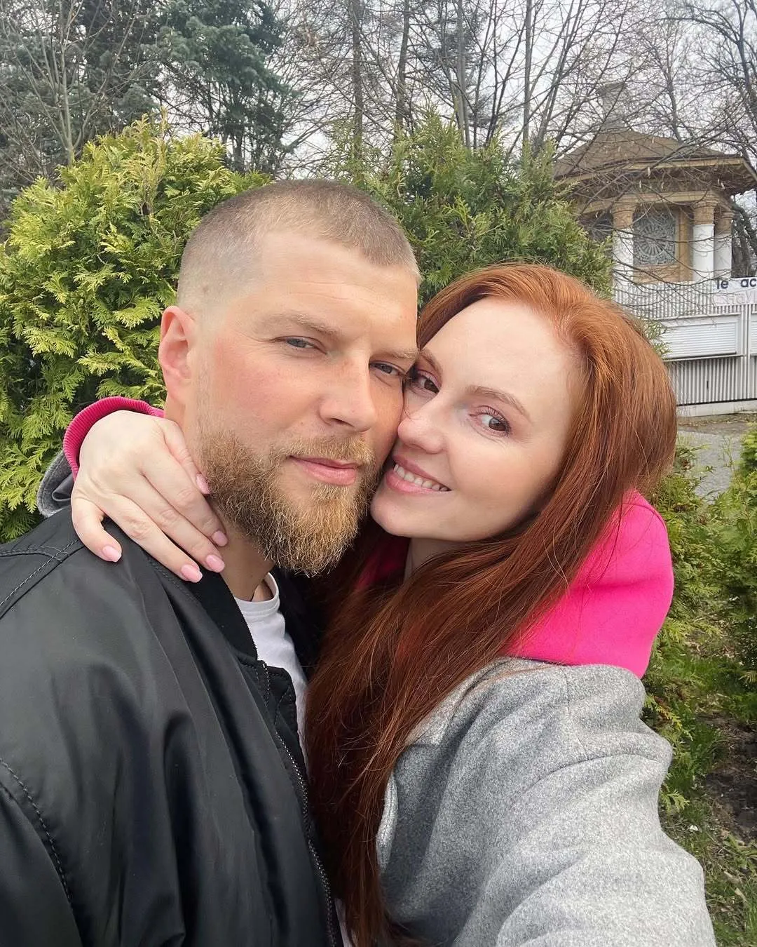 "У них усіх вавка в голові". Дружина загиблого актора Хільського розкрила, що російські родичі воїна зробили після його смерті