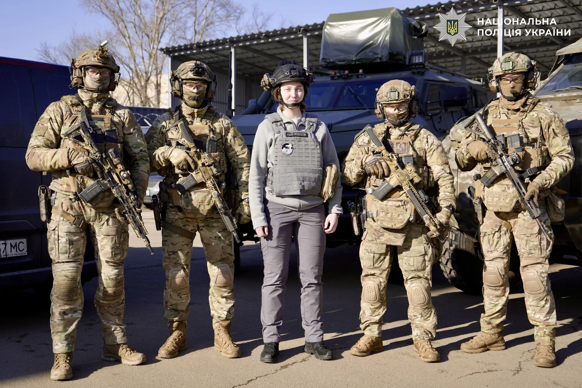 "Взяла на себе надскладну місію": що відомо про перемовницю, яка намагалась встановити контакт зі стрільцем у Києві. Фото