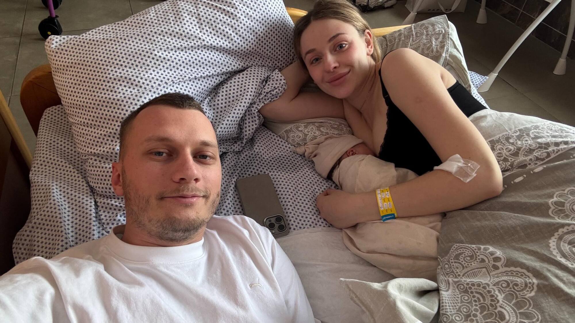 Один із найпопулярніших учителів України Руслан Циганков вперше став батьком і показав фото малюка