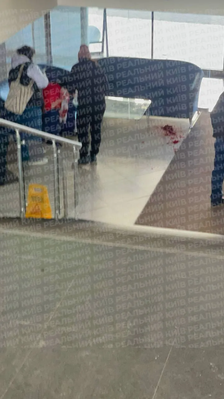 В Киеве мужчина открыл стрельбу: 5 погибших, среди пострадавших – ребенок. Преступника ликвидировали. Фото, видео