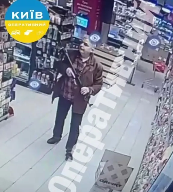 В Киеве мужчина открыл стрельбу: 5 погибших, среди пострадавших – ребенок. Преступника ликвидировали. Фото, видео