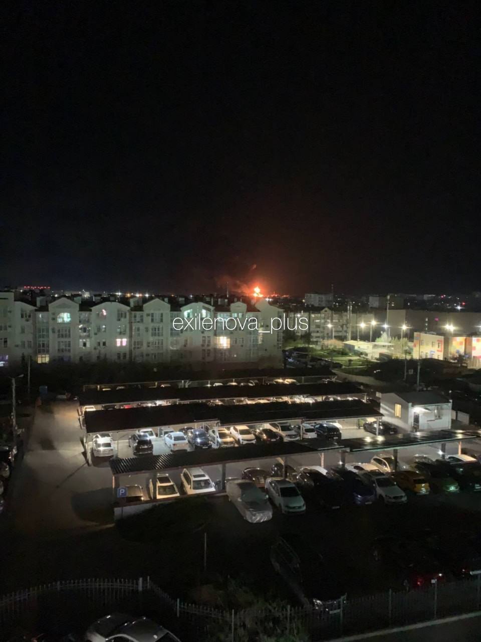 В Севастополе после атаки дронов вспыхнула нефтебаза: первые подробности и видео