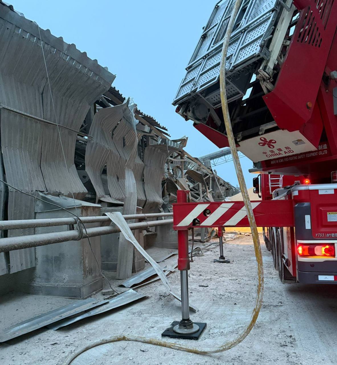 РФ атакувала порт на Одещині: пошкоджено склади і вантажівки, спалахнула пожежа. Відео