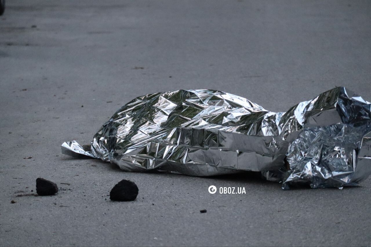 Трупы на улице, шокированные соседи: фоторепортаж с места теракта в Киеве, где уроженец Москвы убил 6 человек