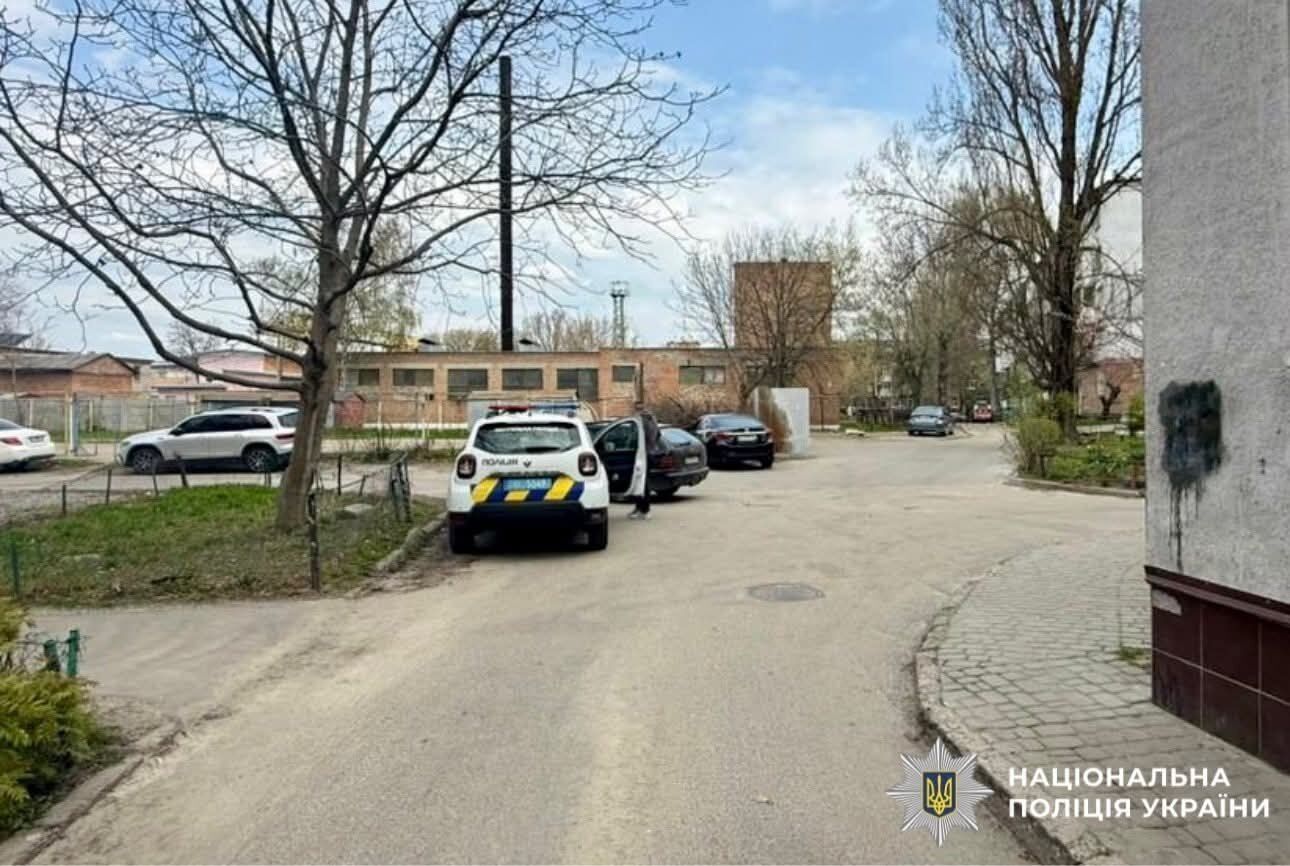 На Київщині 21-річний водій Mercedes переїхав жінку. Подробиці смертельного ДТП та фото