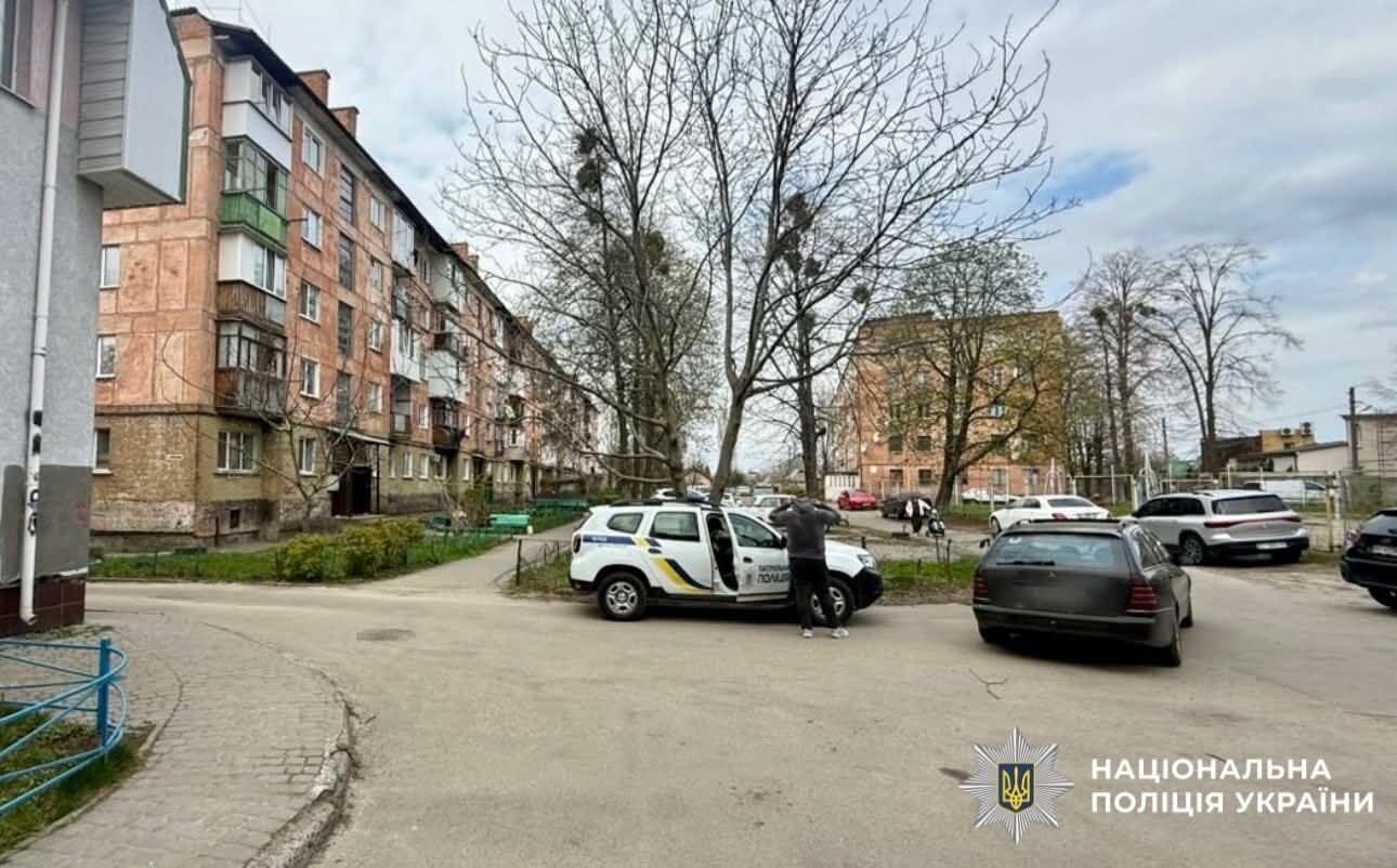 На Київщині 21-річний водій Mercedes переїхав жінку. Подробиці смертельного ДТП та фото