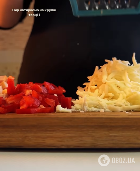 Лінива домашня піца у форму панкеків на сковорідці: готується за лічені хвилини