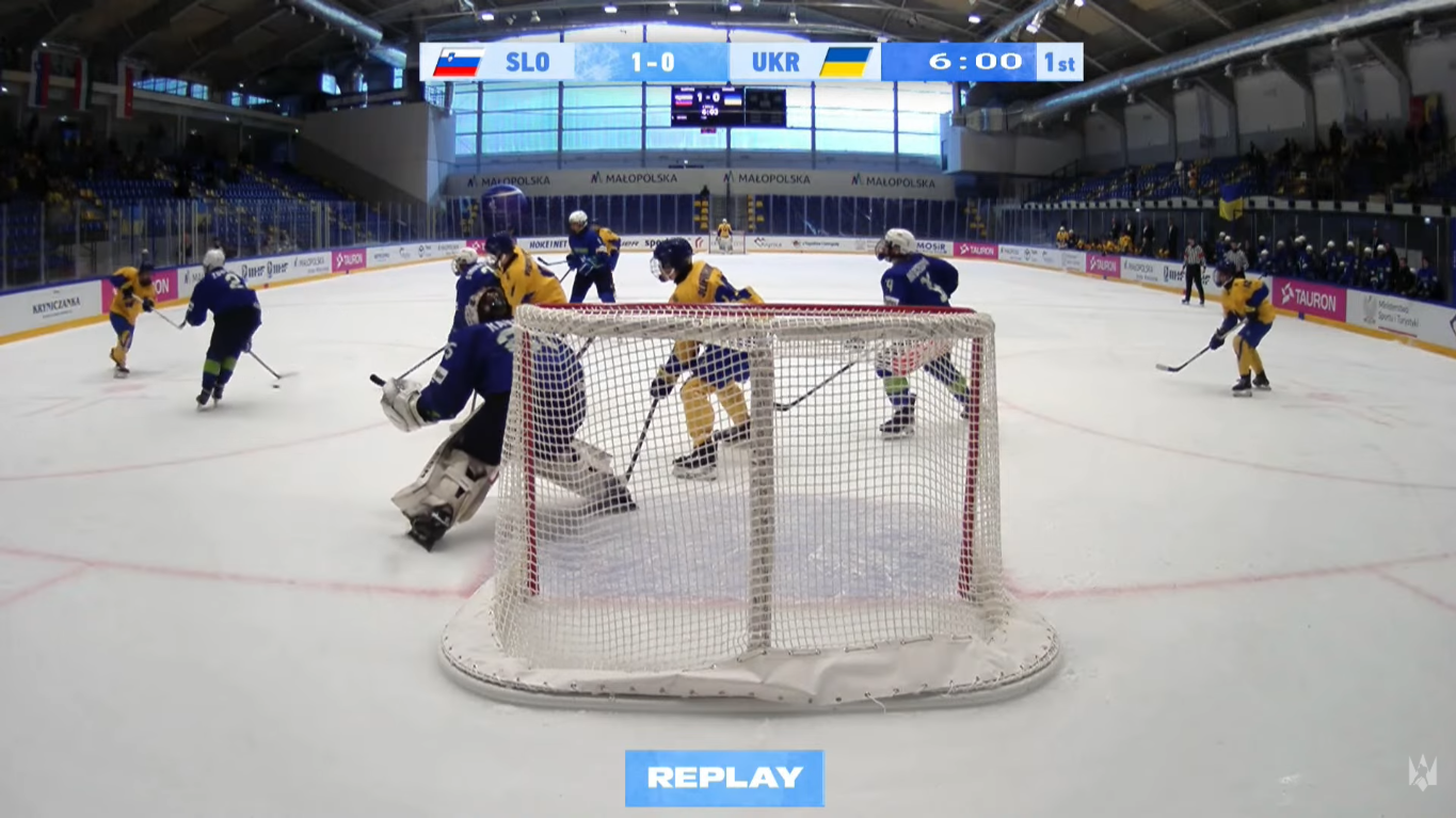 Україна з вольової перемоги стартувала на чемпіонаті світу з хокею U18. Відео