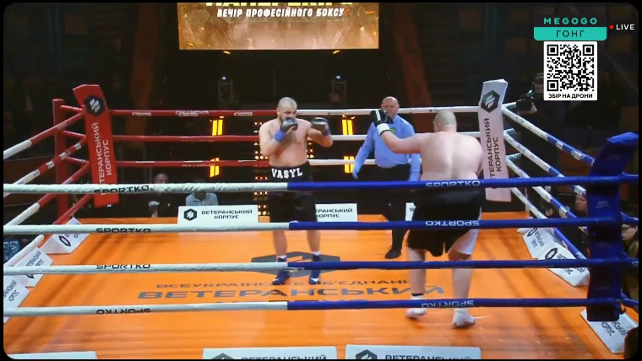 Український супертяж-чемпіон нокаутував 165-кг гіганта за один раунд. Відео