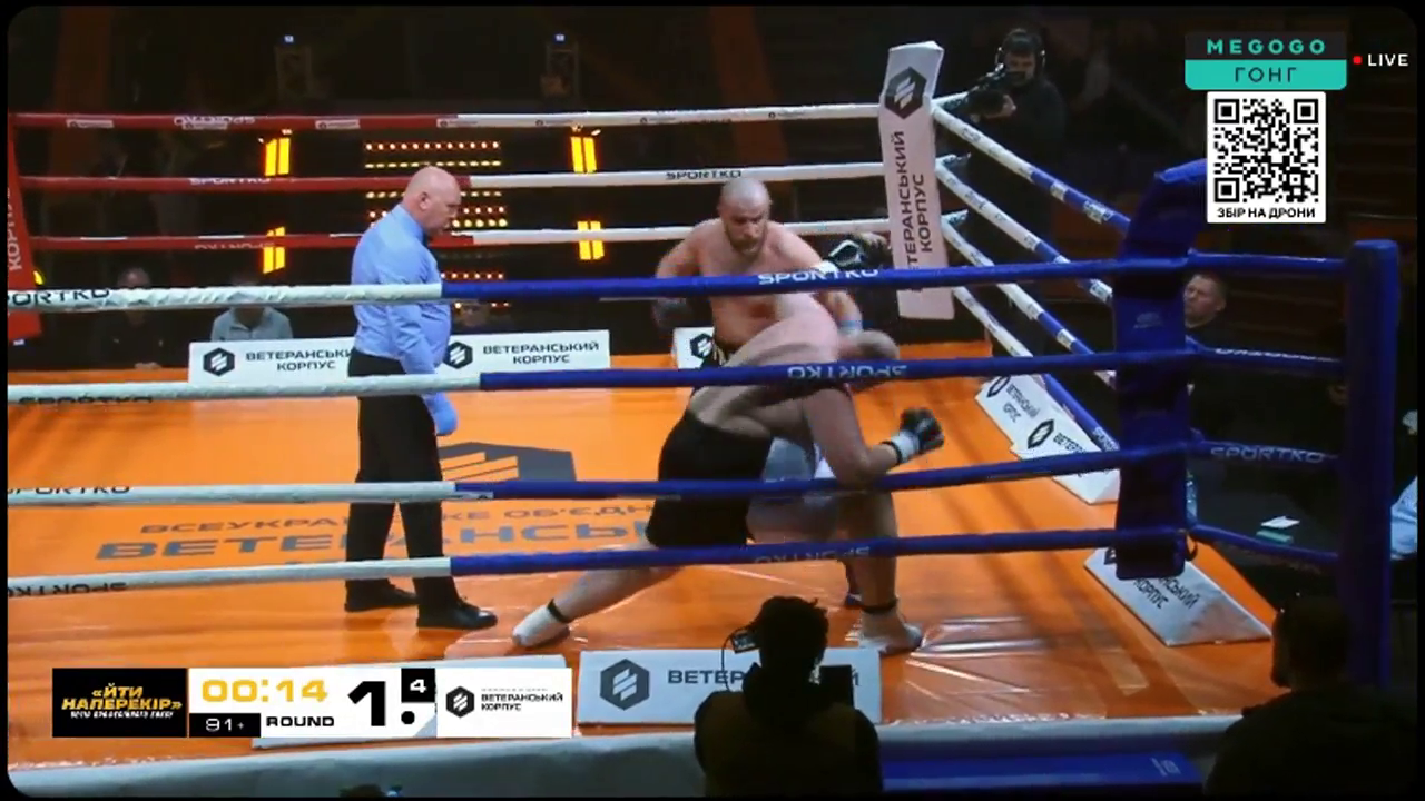 Український супертяж-чемпіон нокаутував 165-кг гіганта за один раунд. Відео