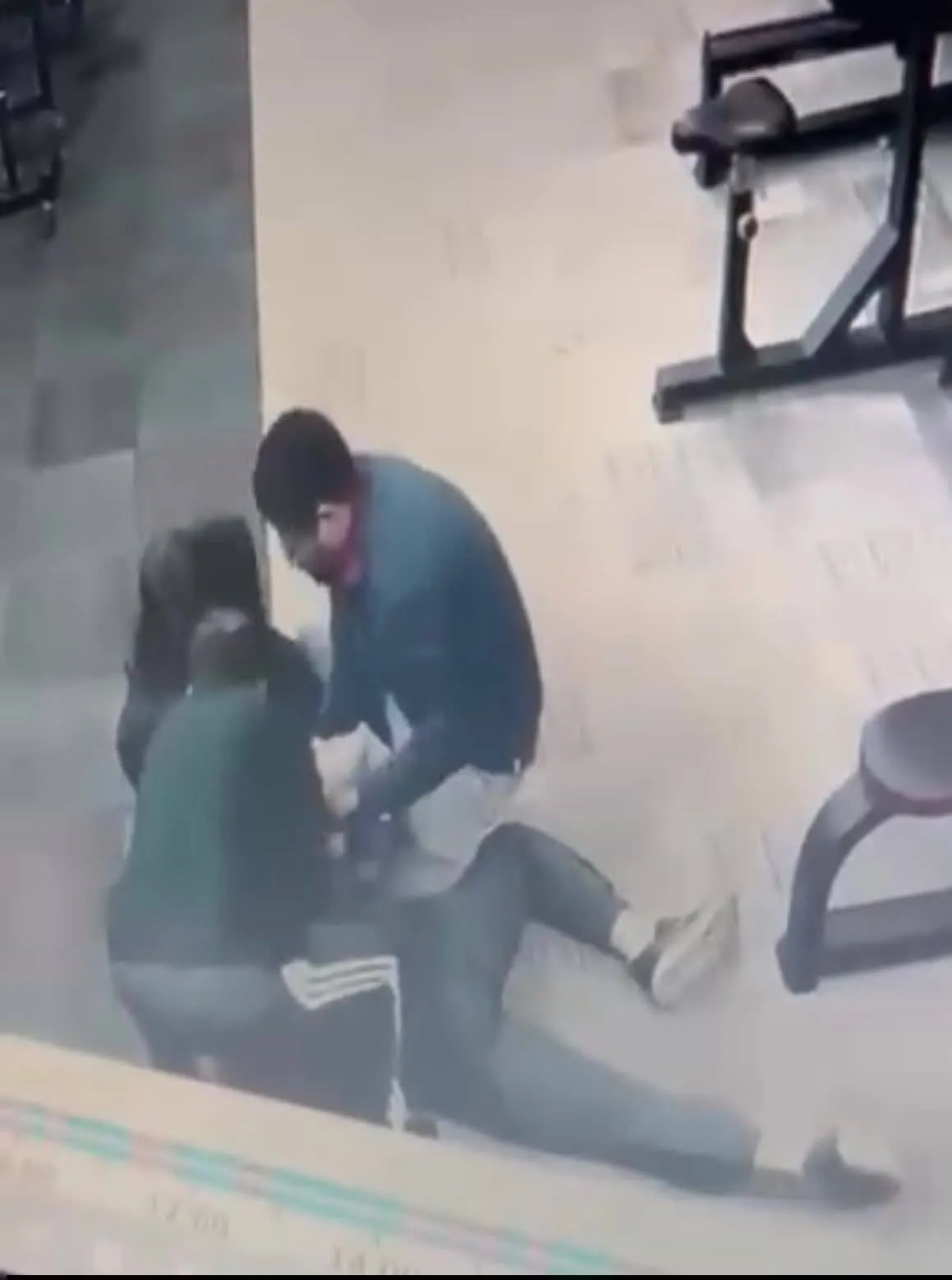 Раптова смерть відвідувача в тренажерному залі потрапила на відео і зібрала 7 млн переглядів за добу