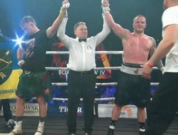 Бой чемпиона Украины по боксу в Польше завершился с необычным результатом. Видео