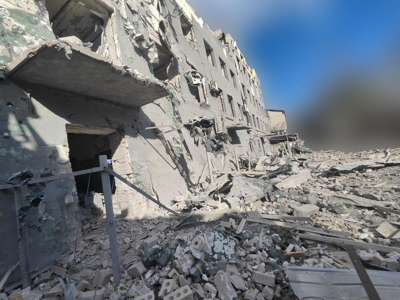 Россия сбросила девять КАБов на Херсонщину, разрушены склады. Фото