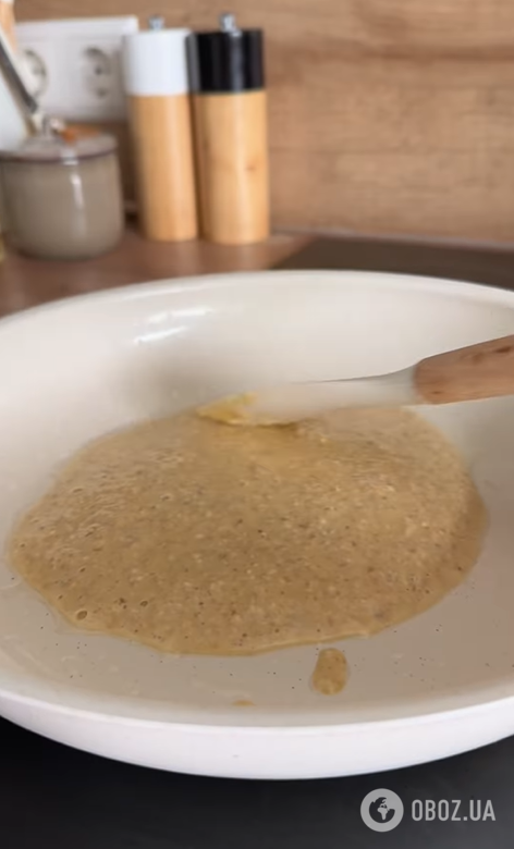 Вкусный овсяный блинчик на сковородке: внутрь можно добавить любую начинку