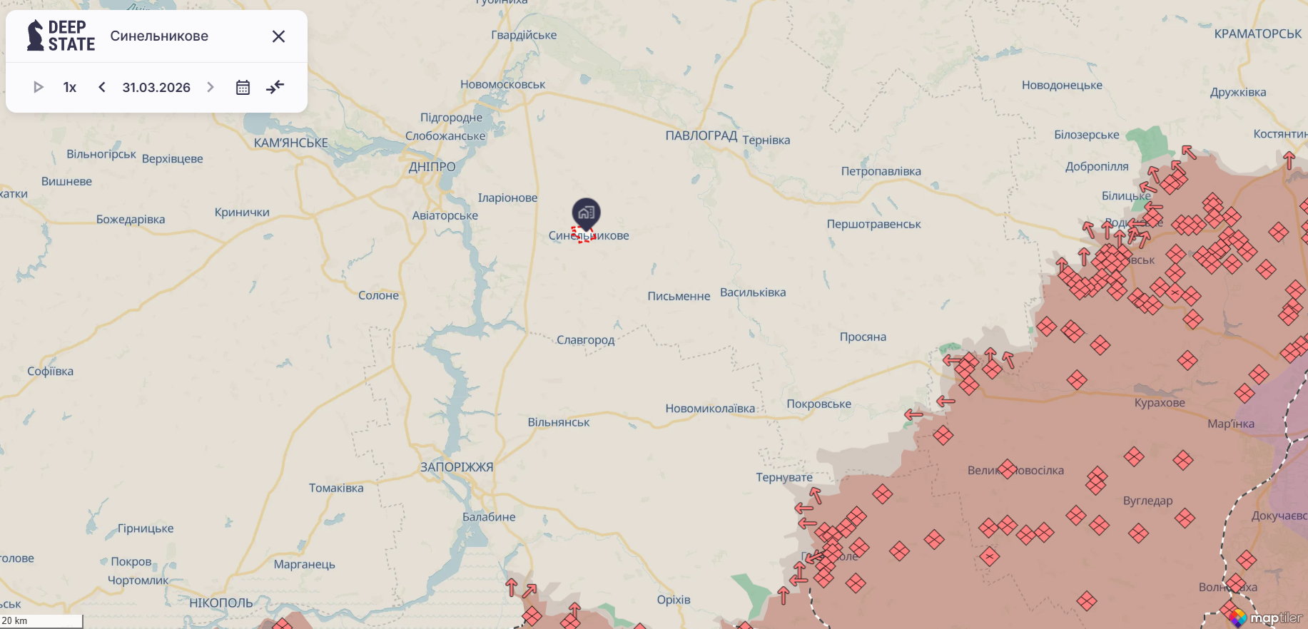 На Днепропетровщине в результате атаки РФ горели админздание и торговый комплекс: есть жертва, среди раненых – ребенок. Фото и видео