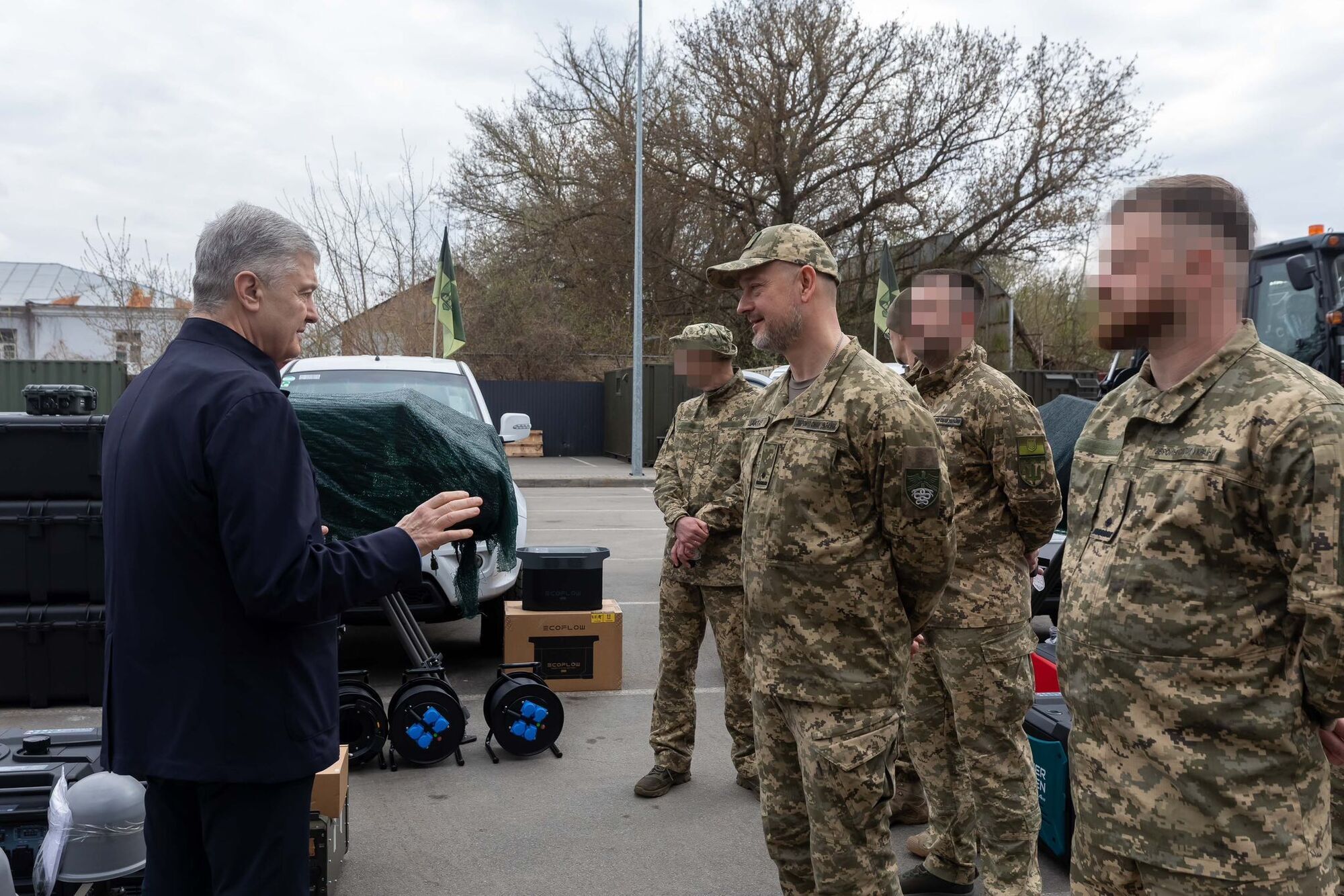 Захищатимуть українське небо: Порошенко передав військовим ще три комплекси "Ай-Петрі"