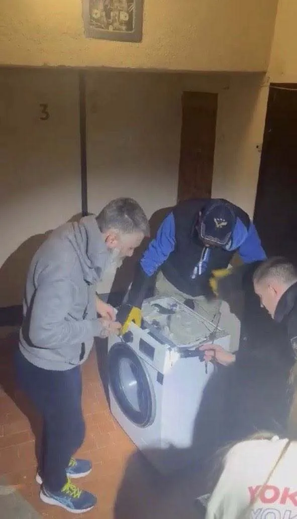 У Харкові в пральній машині знайшли змію: як вона туди потрапила. Фото