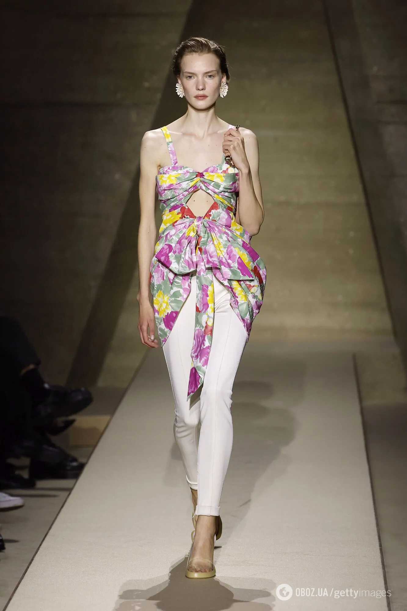 Революція в світі взуття: дизайнери зробили модними туфлі із напіввідкритим мисом