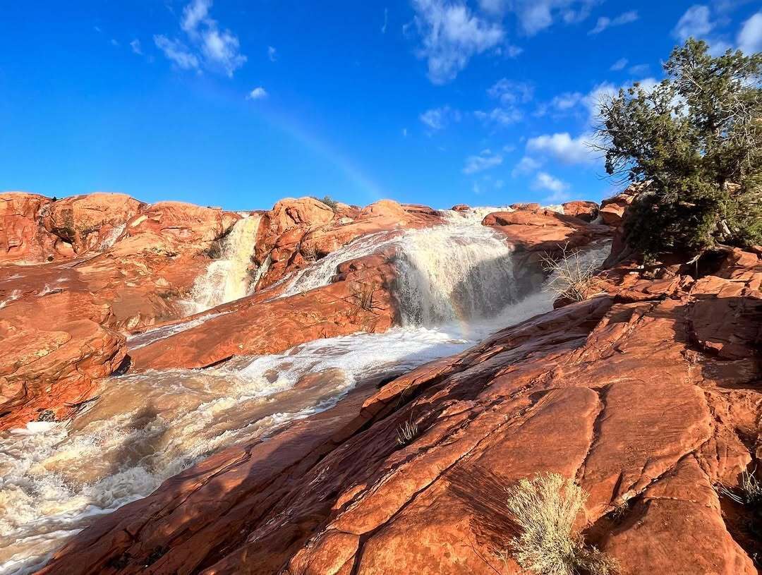 Водопад в США появлялся всего 4 раза за последние 15 лет: в чем его секрет