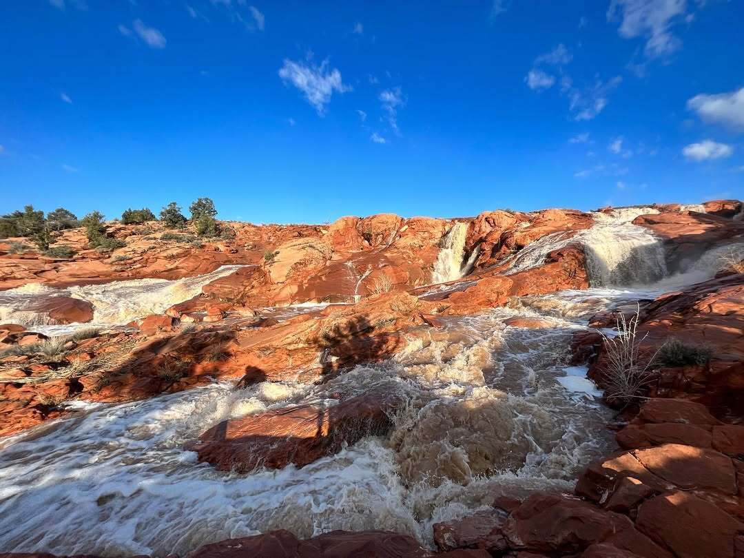 Водопад в США появлялся всего 4 раза за последние 15 лет: в чем его секрет