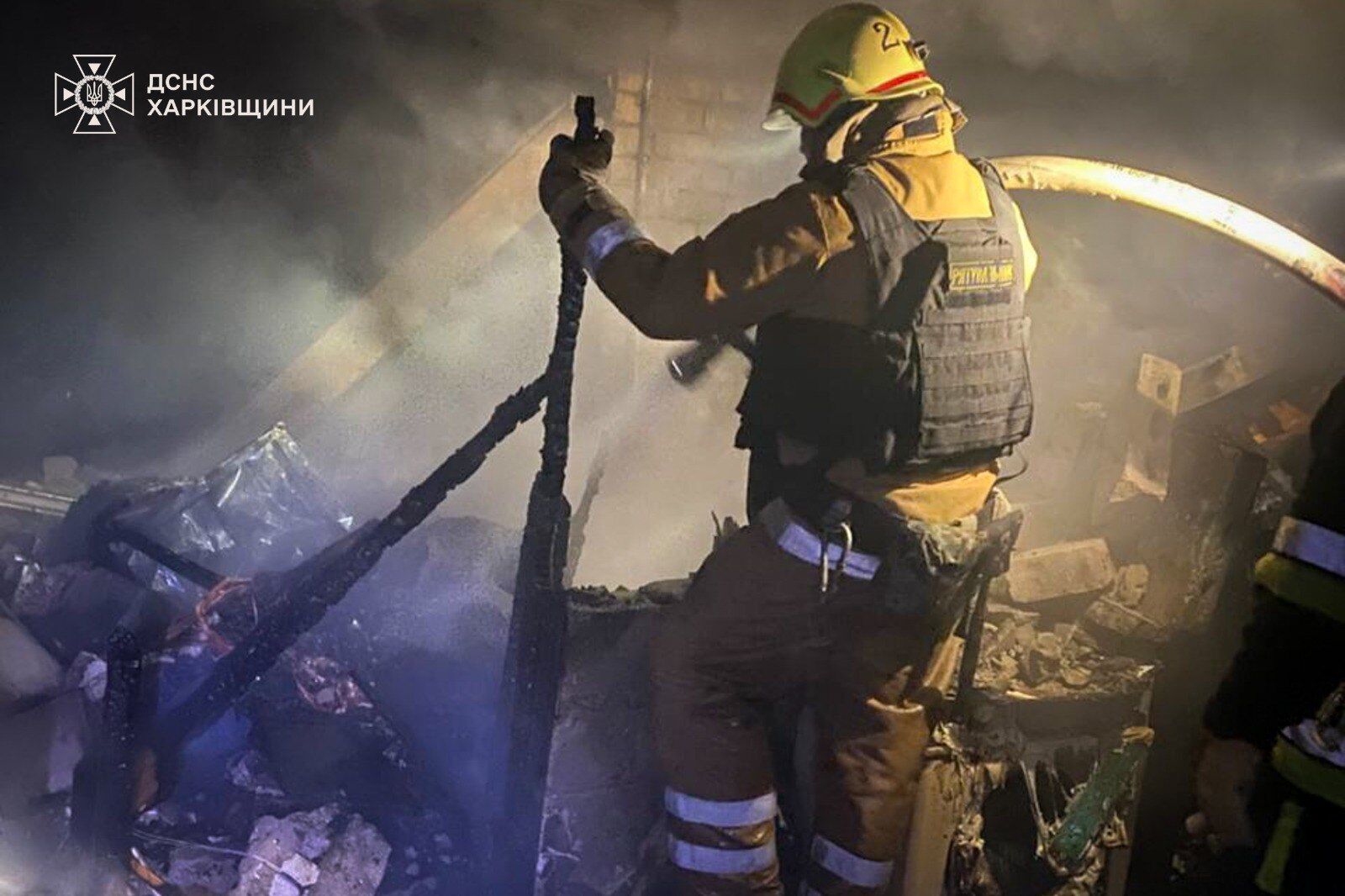 Росія атакувала дронами Харківщину: в Чугуєві та Харкові дрони влучили у багатоповерхівки. Фото