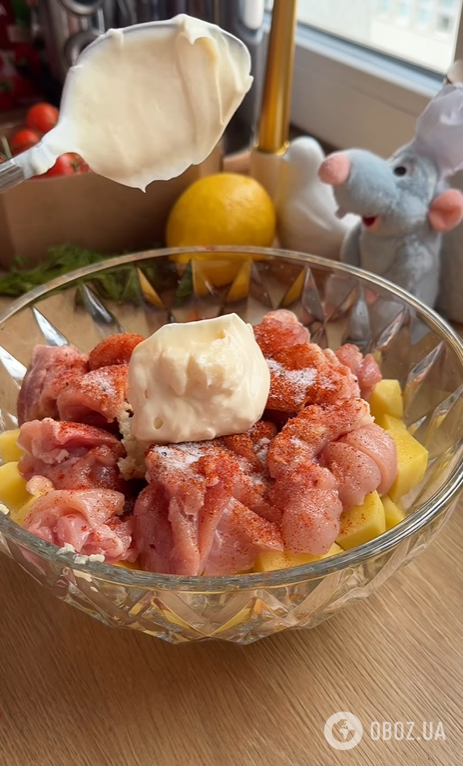 Човники з картоплею та куркою для ситного обіду: рецепт в духовці