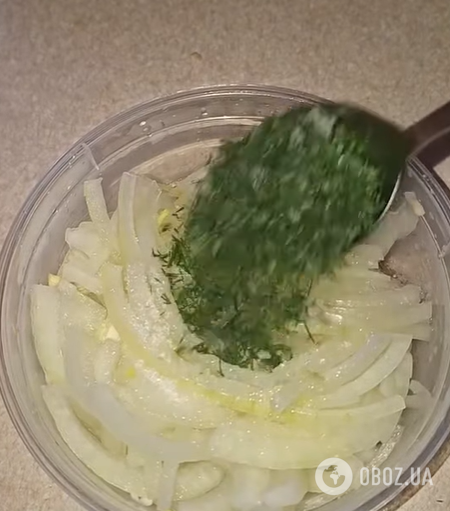 Как вкусно замариновать лук к шашлыку: идея для весеннего пикника